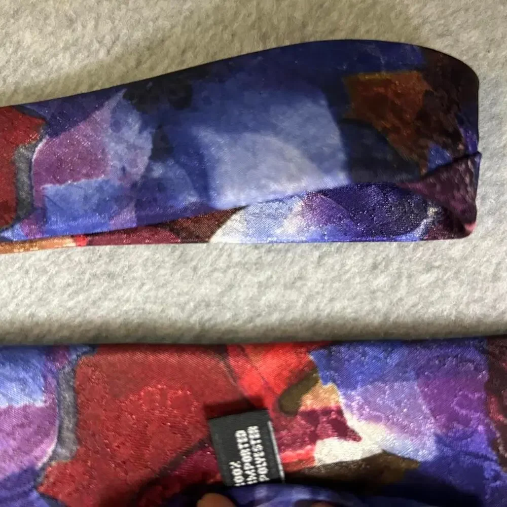 Surrey‎ multicoloured tie with abstract design